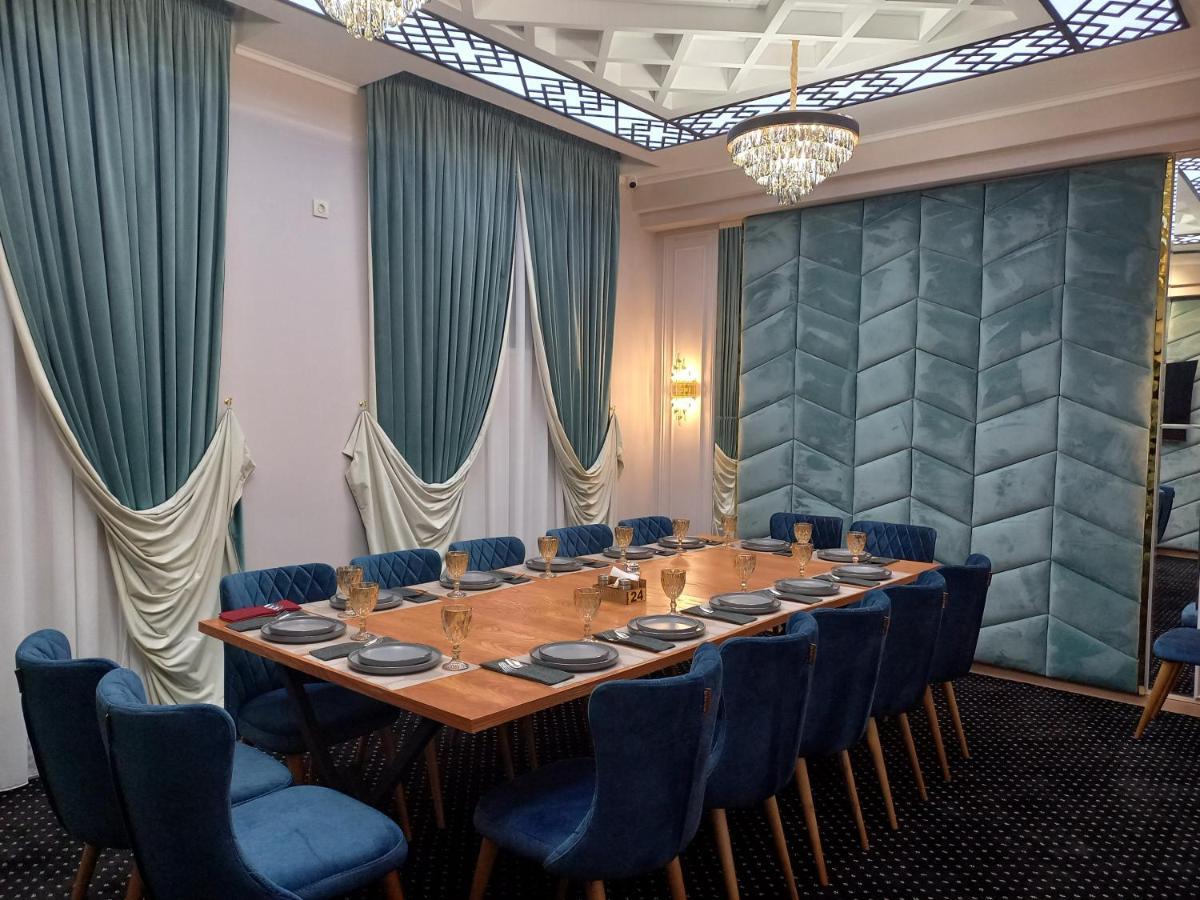 Khan Palace Turkistan Bagian luar foto